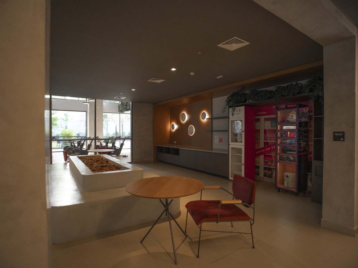 Lounge Grab & Go
